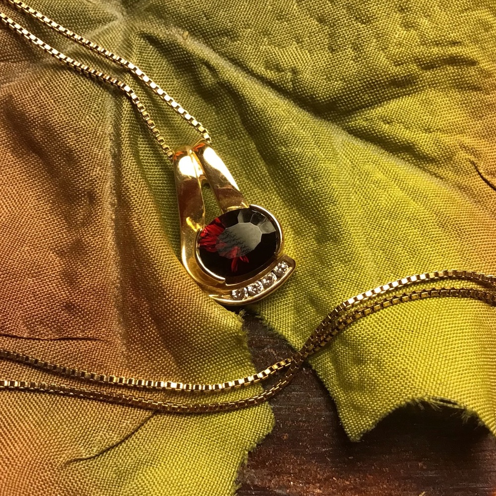 COPY - 14Kt gold garnet and diamond pendant w/chain
